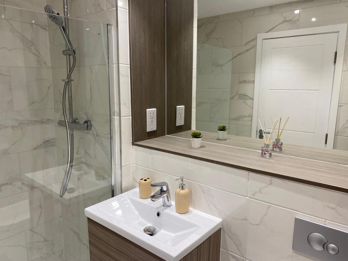 Central Location, Parking, Wi-Fi, Modern Apartment Milton Keynes Zewnętrze zdjęcie